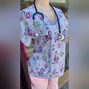 2/$30 Gray DISNEY Dumbo Work Office‎ M Winter Cartoon Print Scrub Top (#1,324)